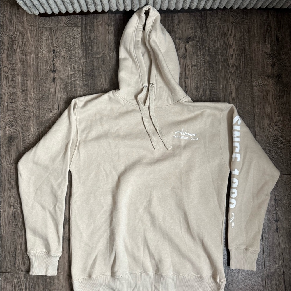 Arbonne Cream Pullover Hoodie with White Sleeve Print